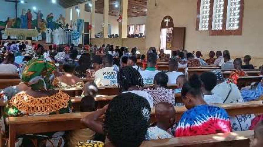 Kpapékou : Le chef du village rend grâce à Dieu à la paroisse Saint-Jean Évangéliste