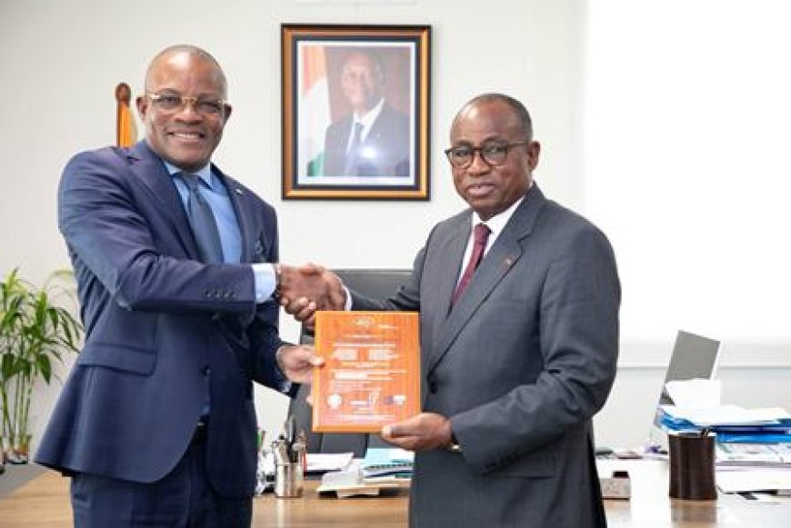 METFPA : Le Ministre N’Guessan KOFFI reçoit la Certification ISO 9001-Version 20	2015 du FDFP