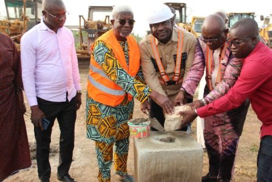 Bondoukou : Pose de la première pierre du futur marché du vivrier, levier pour l’autonomisation économique locale