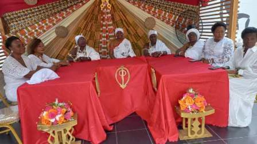 E WAWLEBLA MOU : La tradition baoulé au féminin