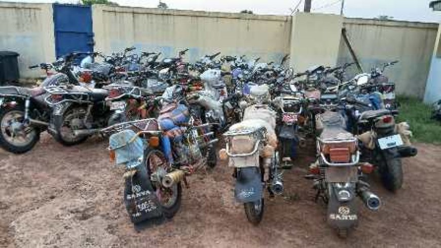 Ouragahio : La police nationale démantèle un réseau de vols de motos, les populations expriment leur satisfaction