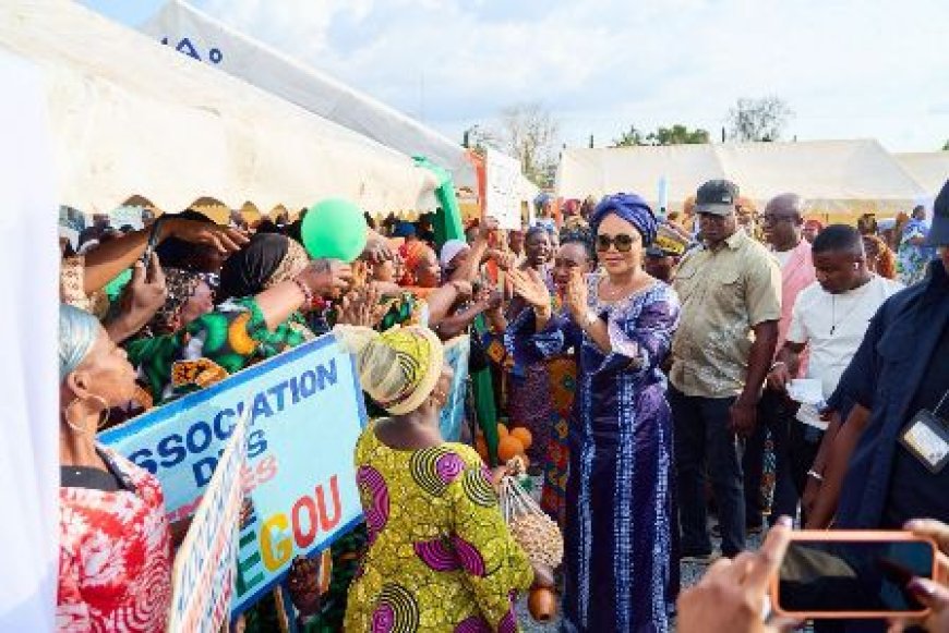 Nassénéba Touré et Raymonde Goudou Coffie fédèrent 2 000 femmes à Toumodi