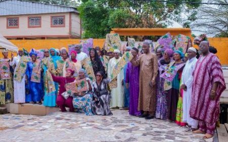 Anyama : Les députés Amidou Sylla et Ibrahim Diakité offrent 200 pagnes aux militantes du RHDP