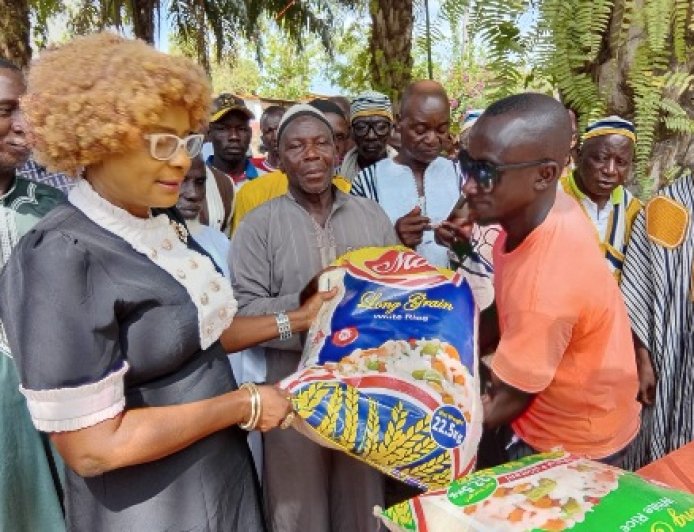 Jeannette Badouel soutient populations et producteurs agricoles