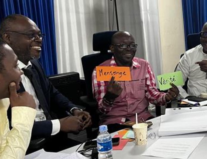 Atelier stratégique/lutte contre la désinformation : DW Akademie sensibilise étudiants et hommes de médias