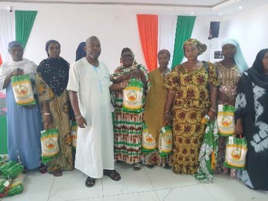 Bouaké : Le COMADE-ADO offre plus de 500 kits alimentaires et prie pour le Président Alassane Ouattara