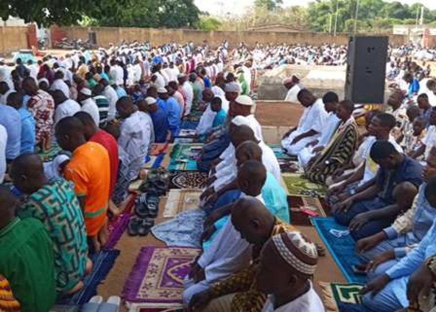 SINEMATIALI : Comment les fidèles musulmans ont célébré la fête de l’Aïd-el-Fitr ?