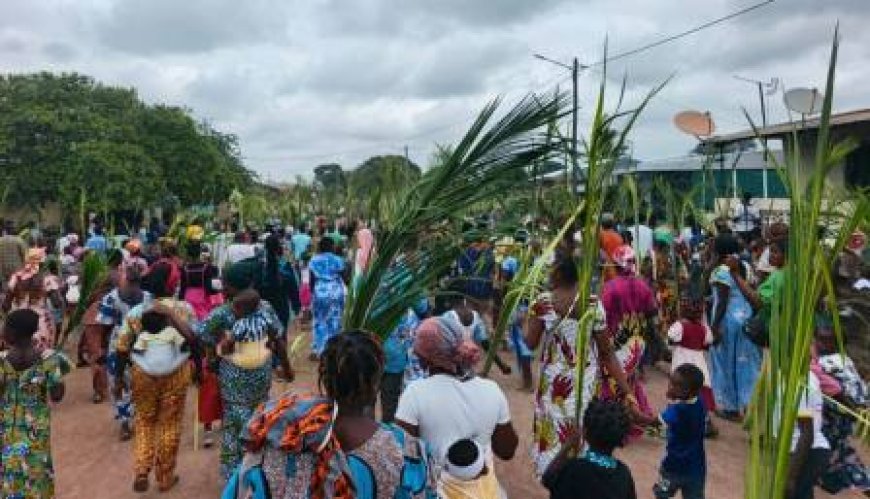 Fête des Rameaux : Les fidèles de Motiamo ouvrent la Semaine Sainte dans la ferveur