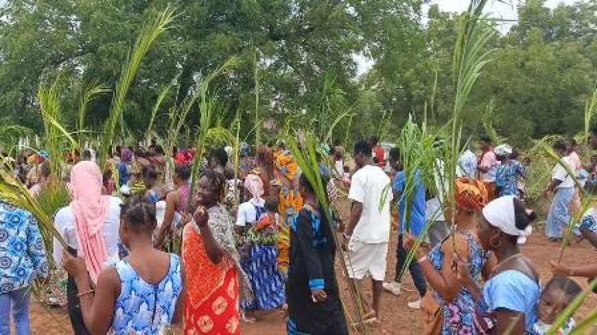 Fête des Rameaux : Les fidèles de Motiamo ouvrent la Semaine Sainte dans la ferveur