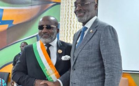 Cocody : Le Député-Maire Jean-Marc Yacé transmet ses attributs de Député à son suppléant Ange Dagaret Dassaud