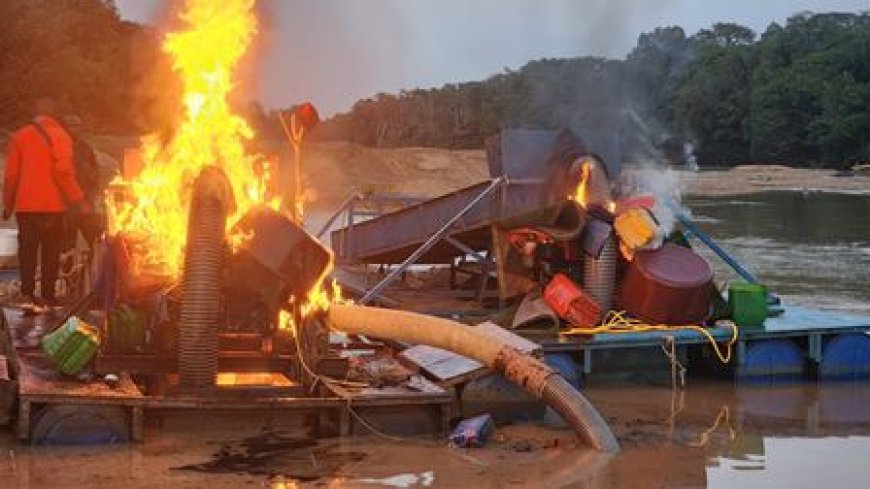 Orpaillage illégal : Coup de filet musclé sur le fleuve comoé, 4 interpellés et des tonnes de matériel détruit
