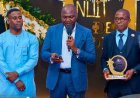 Mérite et reconnaissance dans les Grands-Ponts : Le Ministre Adjé Silas METCH reçoit le Super Prix du Mérite Régional 2026
