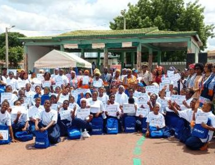 Séguéla : Fatko Internationale remet des Prix d’Excellence Hamed Bakayoko à des élèves méritantes