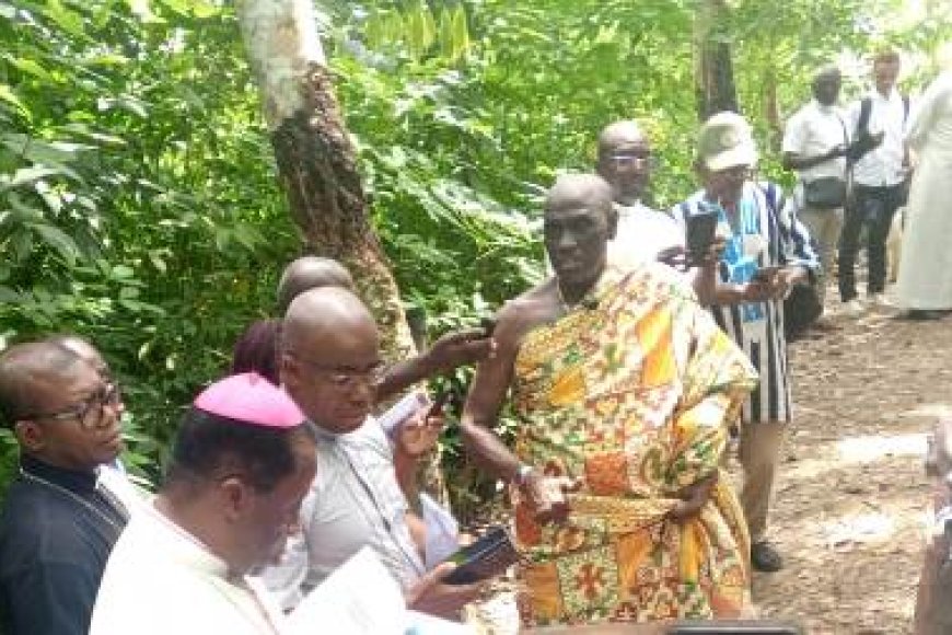 N’Douci : Amoa Urbain reçoit l’onction de l’Église pour la protection des valeurs ancestrales