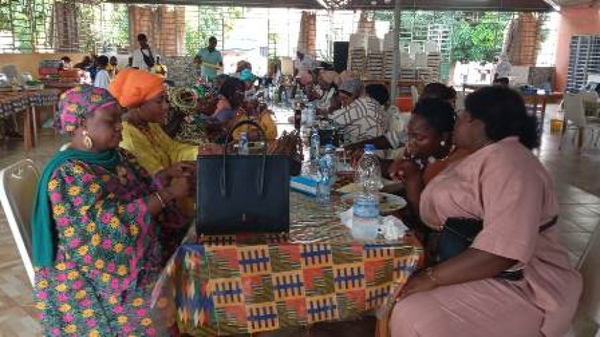 Les femmes de l’association « Femmes Actives » du quartier Nimbo et celles de l’ONG OUKA-DÊMIN ont célébré la fête des Mères dans une ambiance chaleureuse et fraternelle