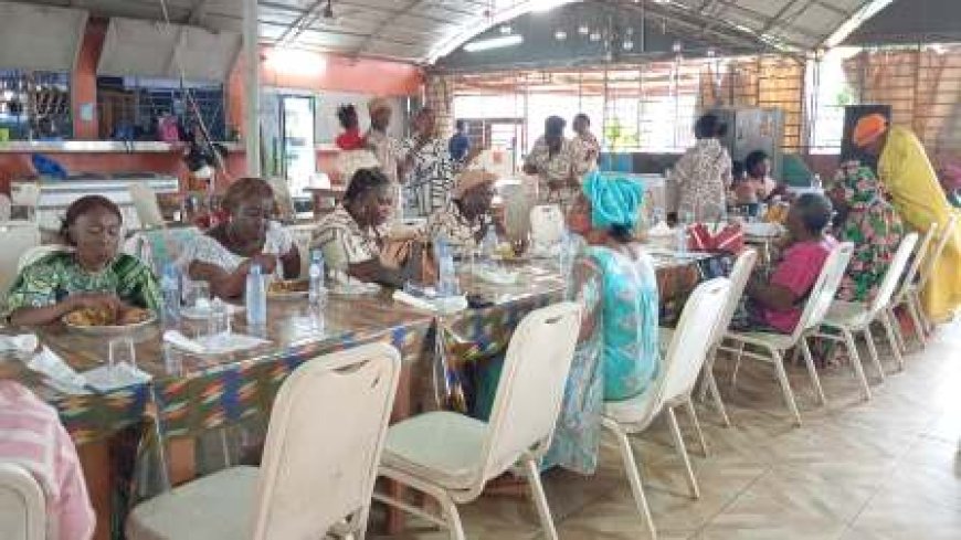 Les femmes de l’association « Femmes Actives » du quartier Nimbo et celles de l’ONG OUKA-DÊMIN ont célébré la fête des Mères dans une ambiance chaleureuse et fraternelle