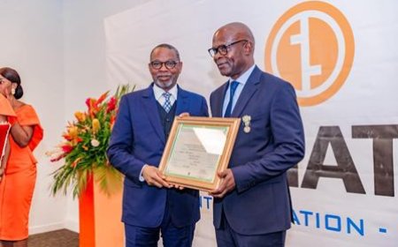 Adama Kamara exalte les héros du travail : Huit agents de la COMATEC décorés !