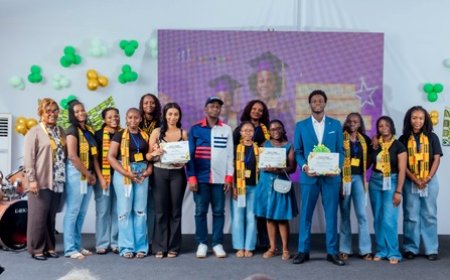 Journée de l’excellence au Lycée Fred et Popée : Thomas Zao honore et comble ses filleuls