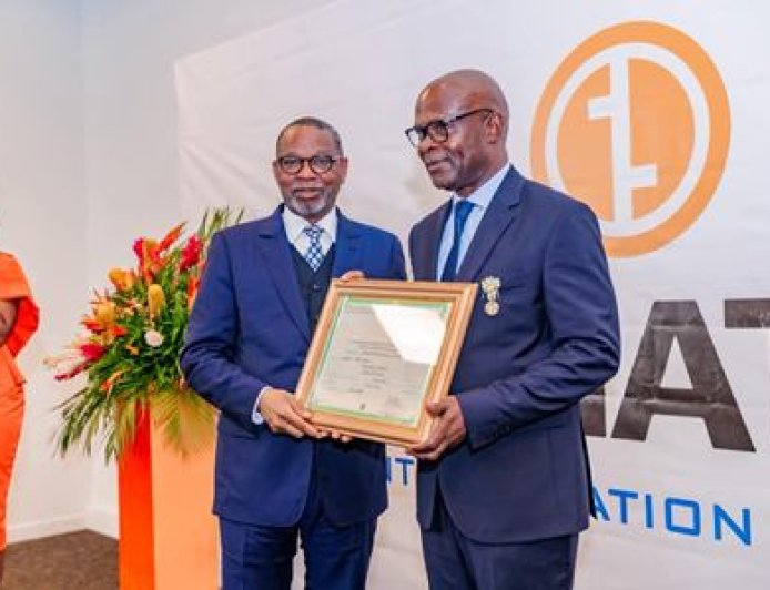 Adama Kamara exalte les héros du travail : Huit agents de la COMATEC décorés !