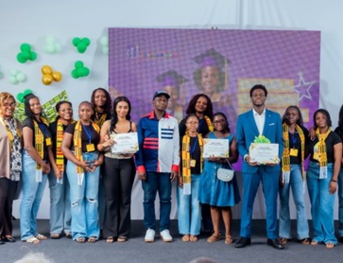 Journée de l’excellence au Lycée Fred et Popée : Thomas Zao honore et comble ses filleuls