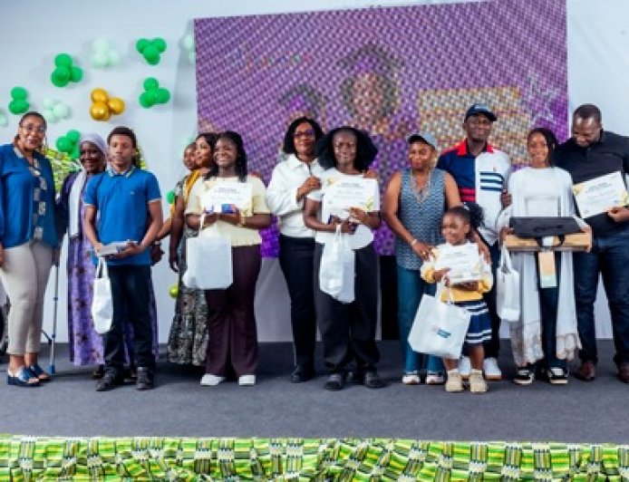 Journée de l’excellence au Lycée Fred et Popée : Thomas Zao honore et comble ses filleuls