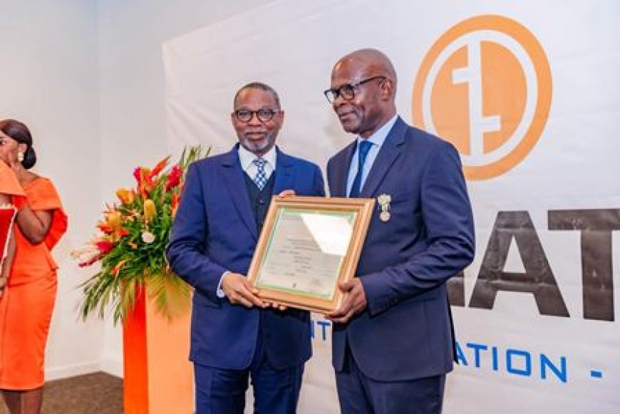 Adama Kamara exalte les héros du travail : Huit agents de la COMATEC décorés !