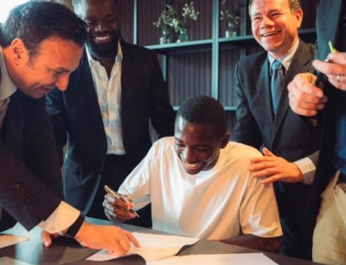 Transfert officiel : Bazoumana Touré s’engage avec newcastle united