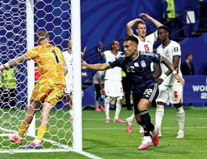 Messi propulse l'Argentine en finale : L'Angleterre sortie (2-1)