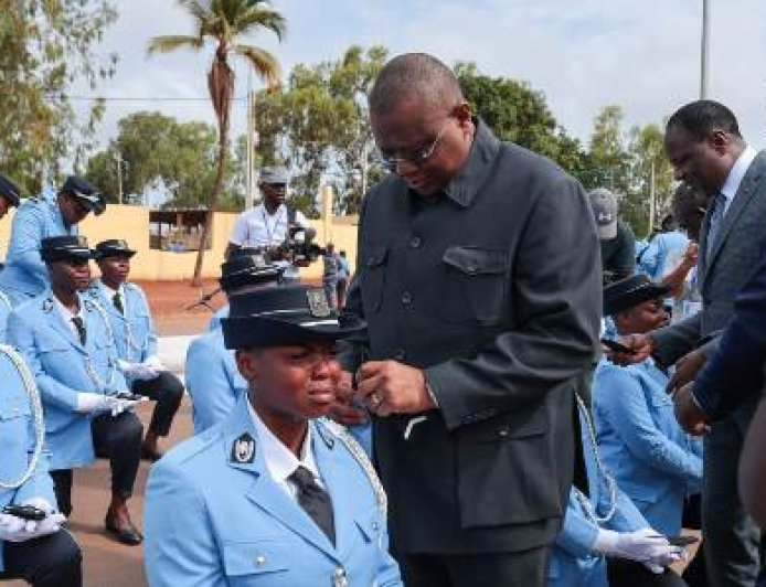 Korhogo : Le ministre Amadou Coulibaly assiste au baptême et à la remise des épaulettes de la 5ᵉ promotion des élèves sous-officiers de police
