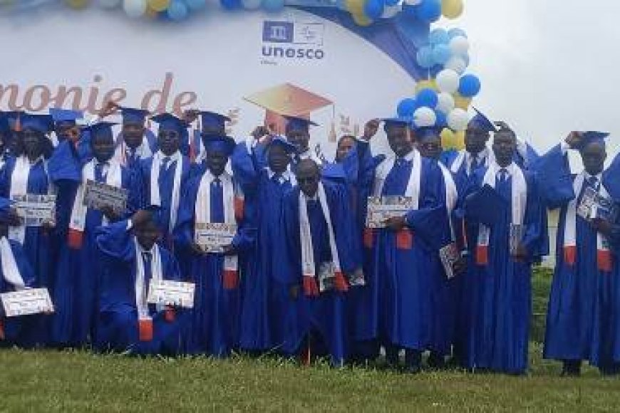Bouaké / 49 auditeurs de la Chaire Unesco Anticipation ont reçu leur parchemin de fin de formation au cours d’une cérémonie de graduation à Bouaké