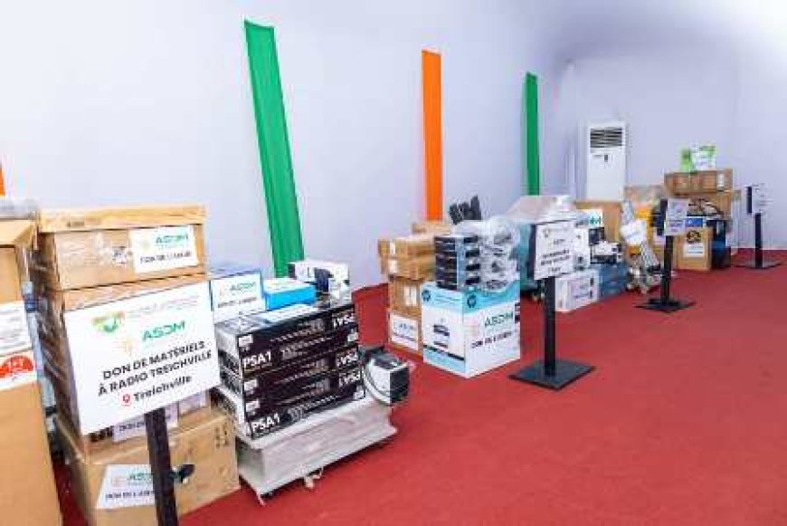 Soutien aux médias : Amadou Coulibaly équipe 12 stations de radio de proximité