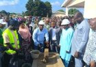 Lokaha 2 : Le maire Donasso Abou Coulibaly pose la première pierre de la clôture du centre de santé