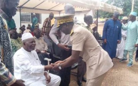 Korhogo / En prélude à la Fête nationale : le préfet Karim Diarrassouba met les retraités à l'honneur