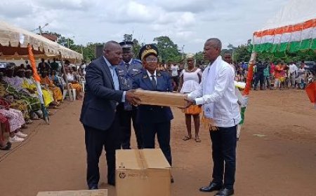 Fête nationale à Kokumbo : Le réseau des cadres fait don de matériel informatique