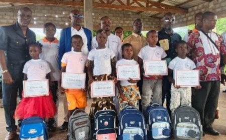 Gomon : Kacou Adou Stéphane magnifie l’excellence scolaire et récompense les meilleurs élèves