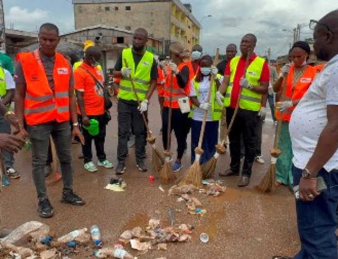 Man / Opération “Zéro Déchet” : Plus de 1 000 jeunes mobilisés pour assainir la ville