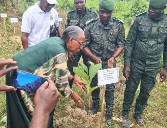 Reboisement à Katadji : 150 arbres plantés lors d'une cérémonie environnementale