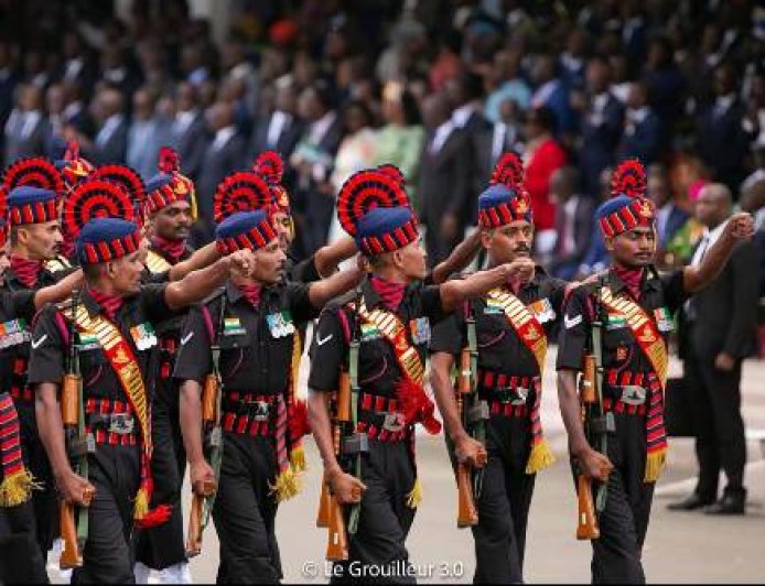 66ᵉ Anniversaire de l'Indépendance : Le pas cadencé du régiment d'artillerie de l’Inde illumine le boulevard de la Solidarité à Yopougon