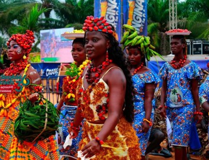 Parade des familles Essouman : La grande fresque généalogique et culturelle du Fecba 2026