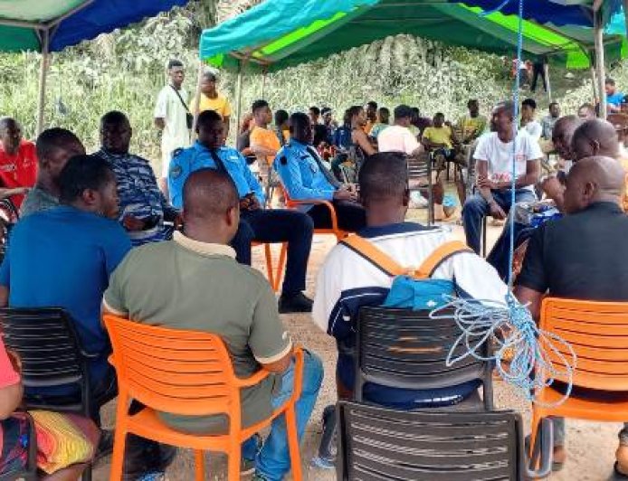Sikensi : Après des malentendus, jeunes de Braffouéby et la société chinoise de granit fument le calumet de la paix