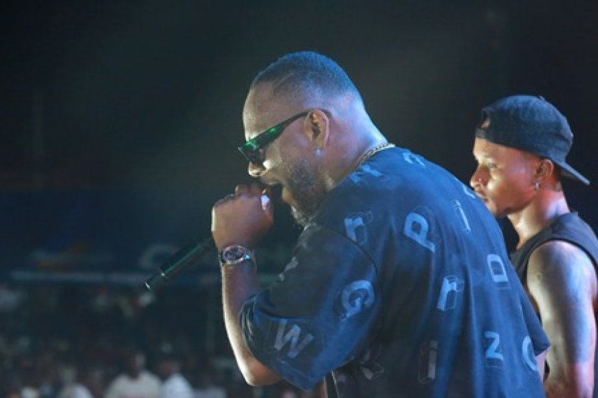 Climbié d’Assinie Mafia : DJ Kedjevara met le feu à Assinie devant plus de 5 000 spectateurs