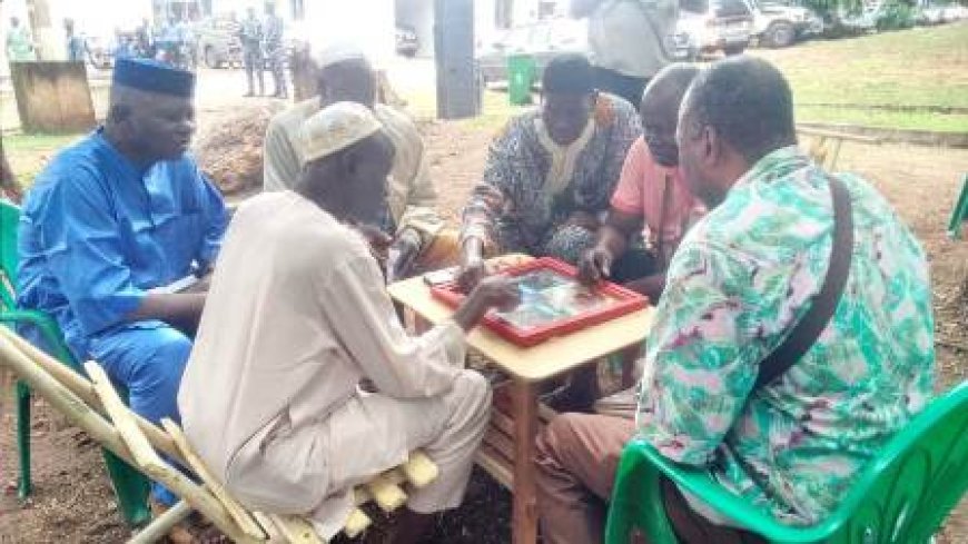 Korhogo / En prélude à la Fête nationale : le préfet Karim Diarrassouba met les retraités à l'honneur