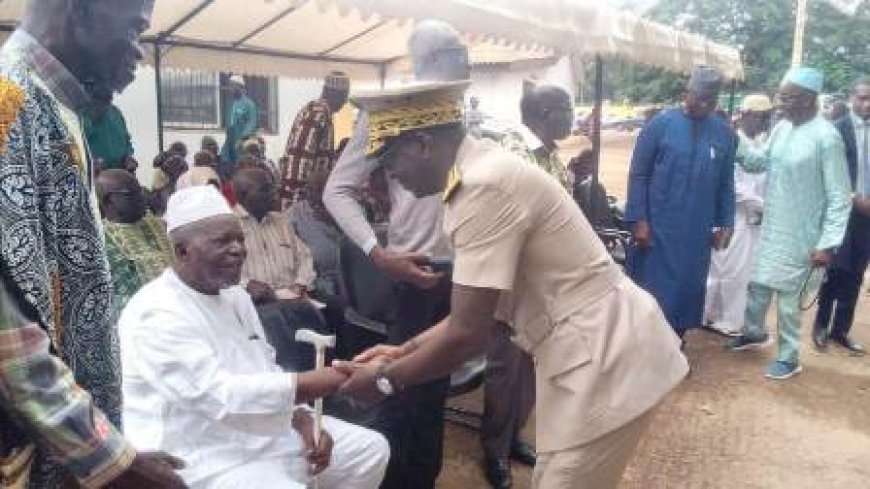 Korhogo / En prélude à la Fête nationale : le préfet Karim Diarrassouba met les retraités à l'honneur