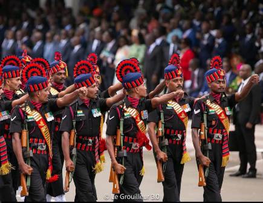 66ᵉ Anniversaire de l'Indépendance : Le pas cadencé du régiment d'artillerie de l’Inde illumine le boulevard de la Solidarité à Yopougon
