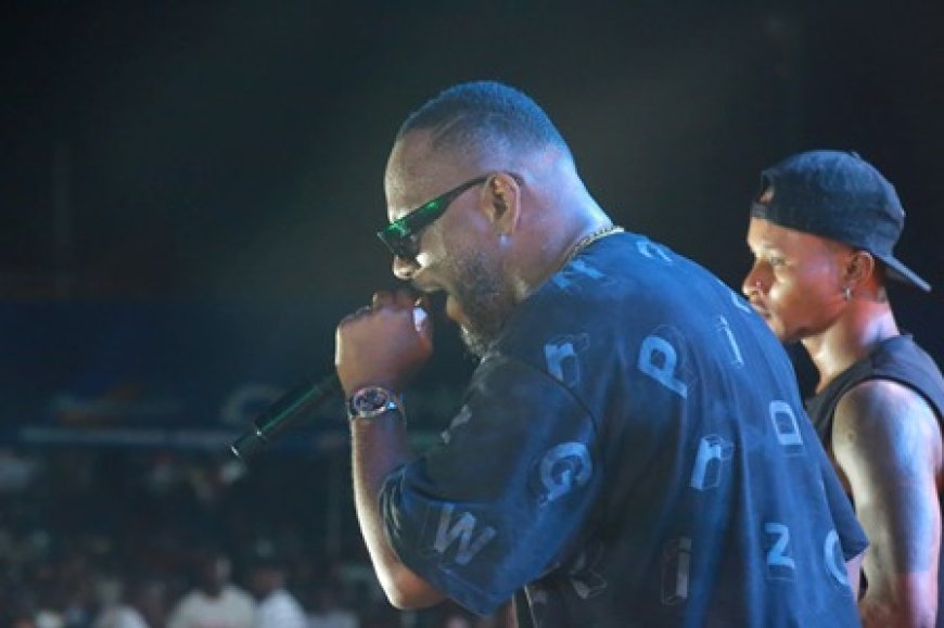 Climbié d’Assinie Mafia : DJ Kedjevara met le feu à Assinie devant plus de 5 000 spectateurs