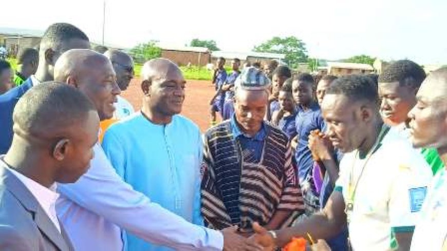 Lokaha 2 : Le maire Donasso Abou Coulibaly pose la première pierre du centre de santé