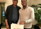 Partenariat stratégique : Bruno Koné associe Simon Adingra à la promotion du Cacao Ivoirien
