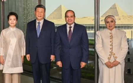 Xi Jinping et Peng Liyuan visitent le Grand Musée égyptien