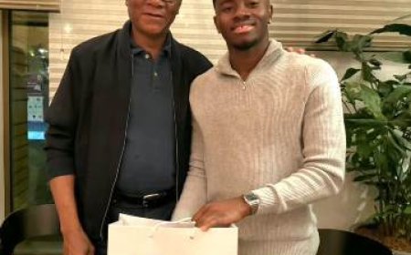 Partenariat stratégique : Bruno Koné associe Simon Adingra à la promotion du Cacao Ivoirien