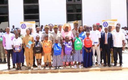 Sinématiali : La Fondation YADÉ célèbre l’excellence scolaire